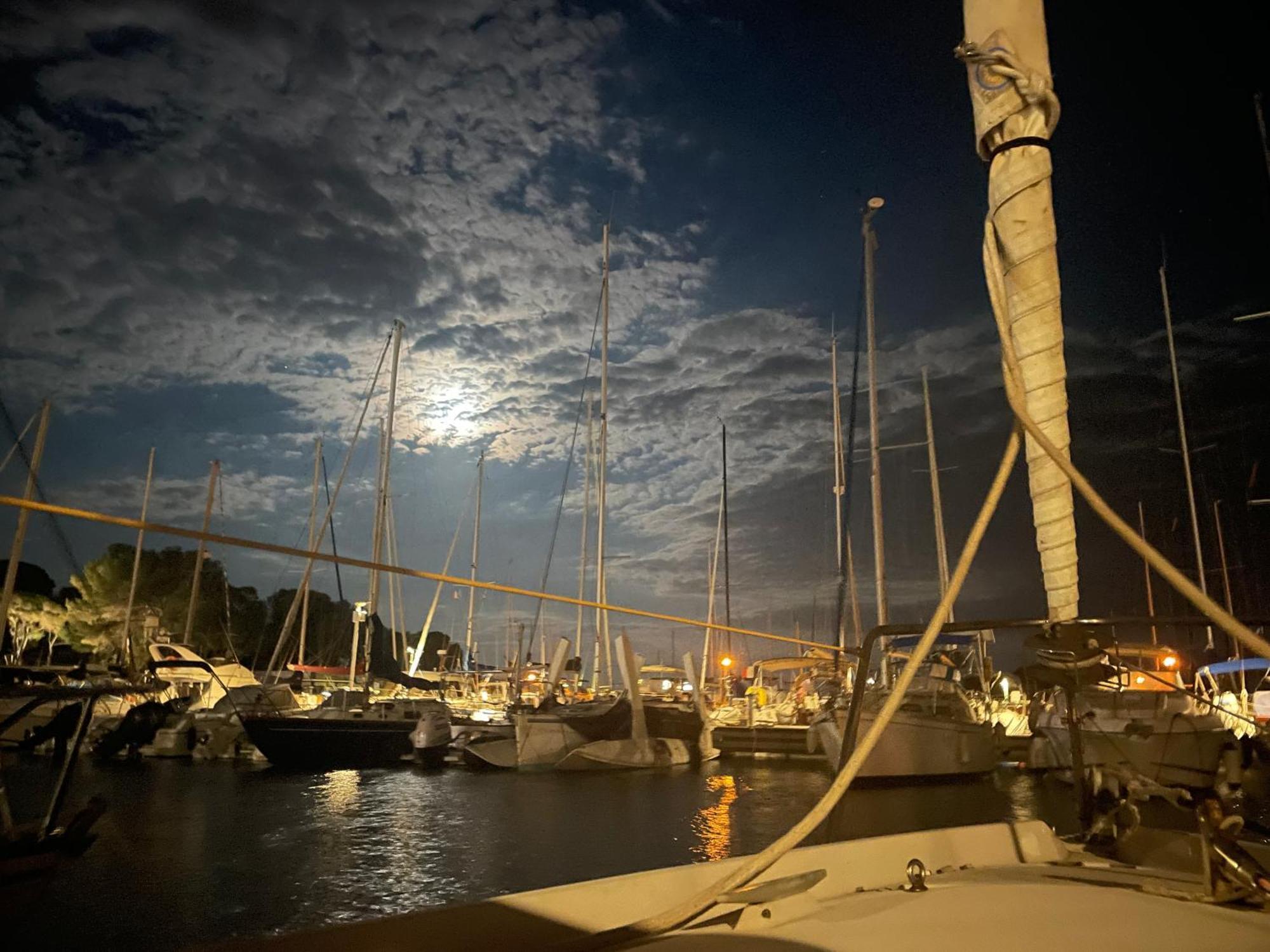 Yacht Studio Galarne Saint-Raphaël Екстериор снимка