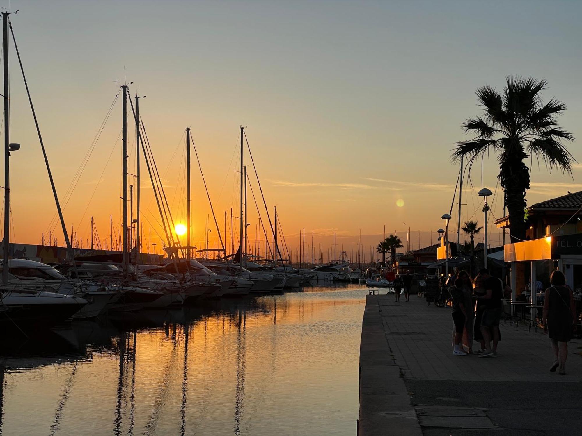 Yacht Studio Galarne Saint-Raphaël Екстериор снимка