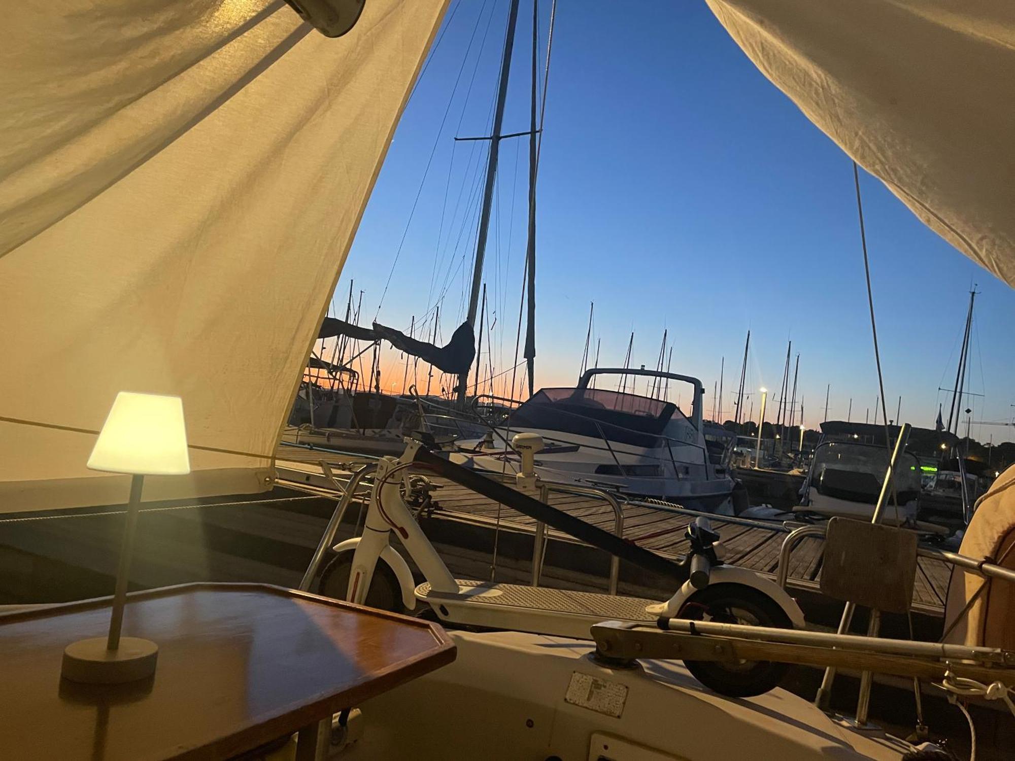Yacht Studio Galarne Saint-Raphaël Екстериор снимка