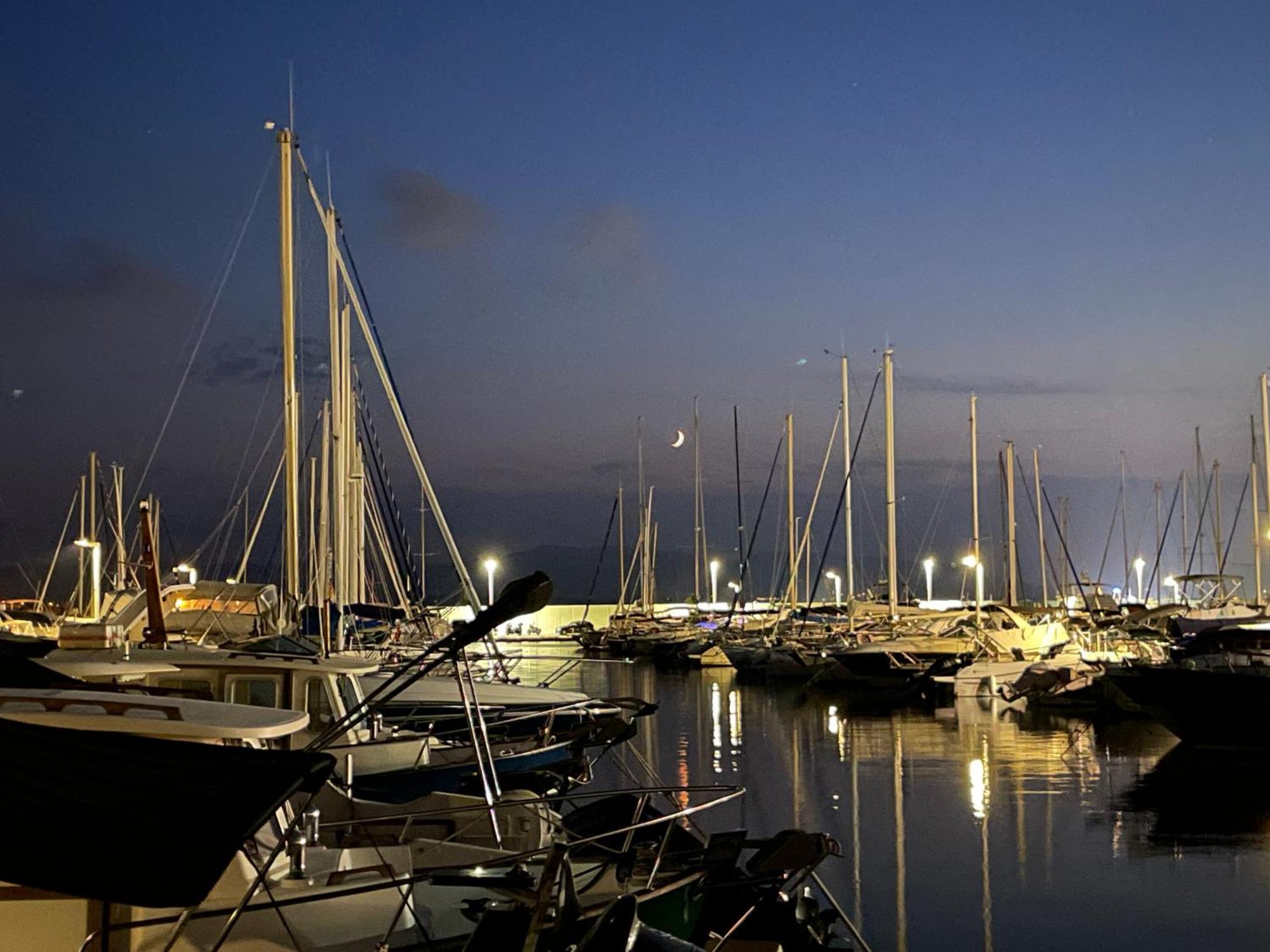 Yacht Studio Galarne Saint-Raphaël Екстериор снимка
